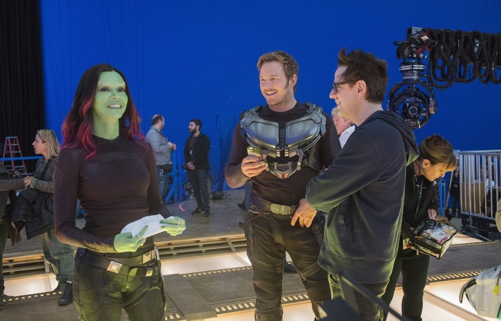 The green screen can also be blue. Just take a look at this picture from the set of Guardians of the Galaxy Vol. 2.