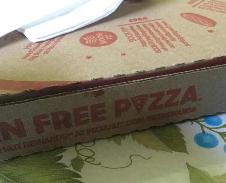 design fail material - M Ans N Free Pezza Shut Rewards Atpizzahut.Com