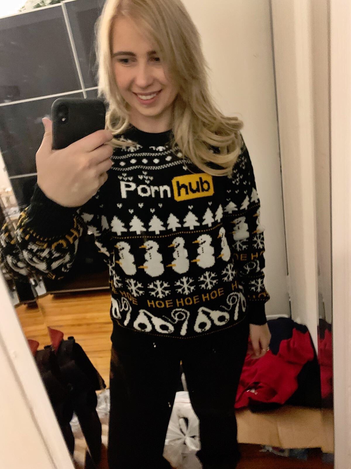 memes - pornhub christmas sweater - Pornhub Shoe H