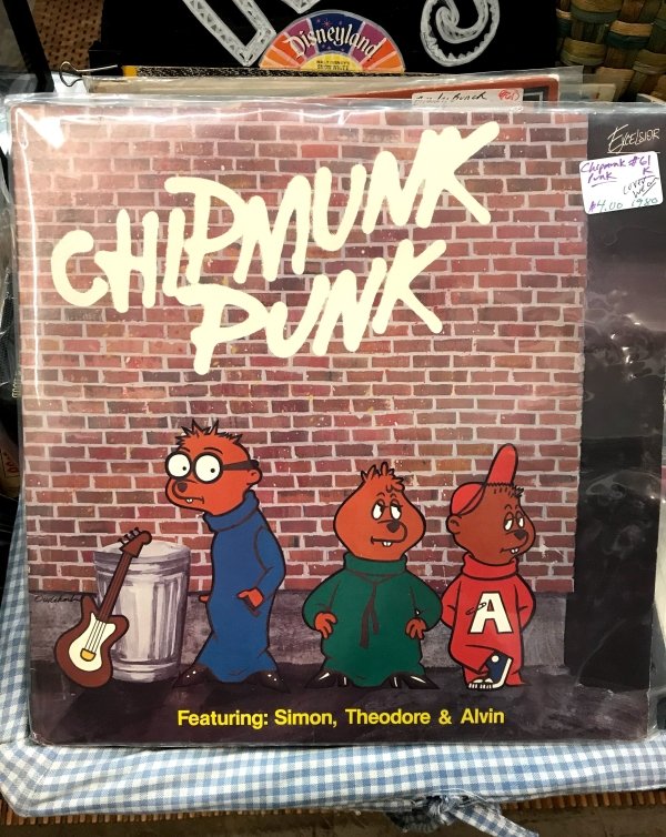 chipmunk punk - isneyland ek Chok Punk 400 290 Featuring Simon, Theodore & Alvin