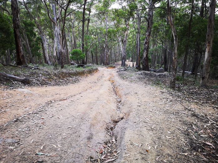 “About 500m road leading down a mountain…. These drops are each heavily rutted. No problems. But I did realize that after this it could be troublesome going back… so onwards!”