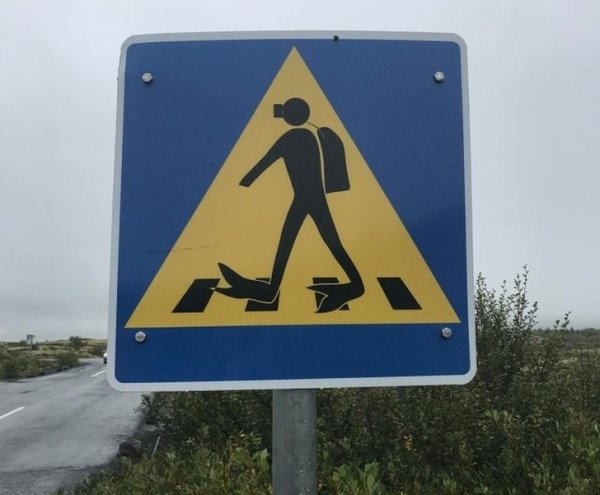 sign of crossing scooba divers