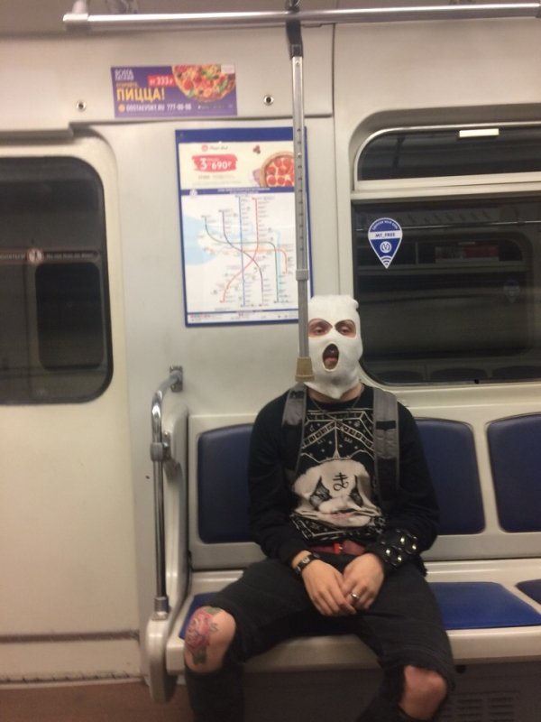 31 WTF people seen on the subway