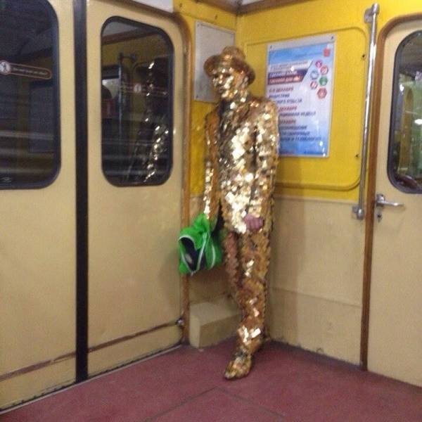 31 WTF people seen on the subway