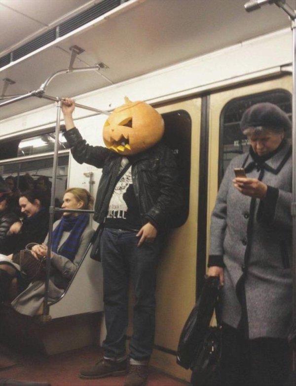 31 WTF people seen on the subway