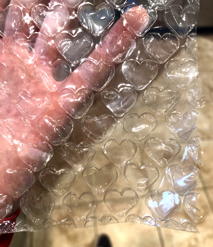 Heart-shaped bubble wrap