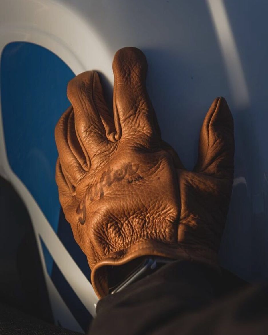 What has four fingers and a thumb, but isn’t alive?

Answer: A glove.