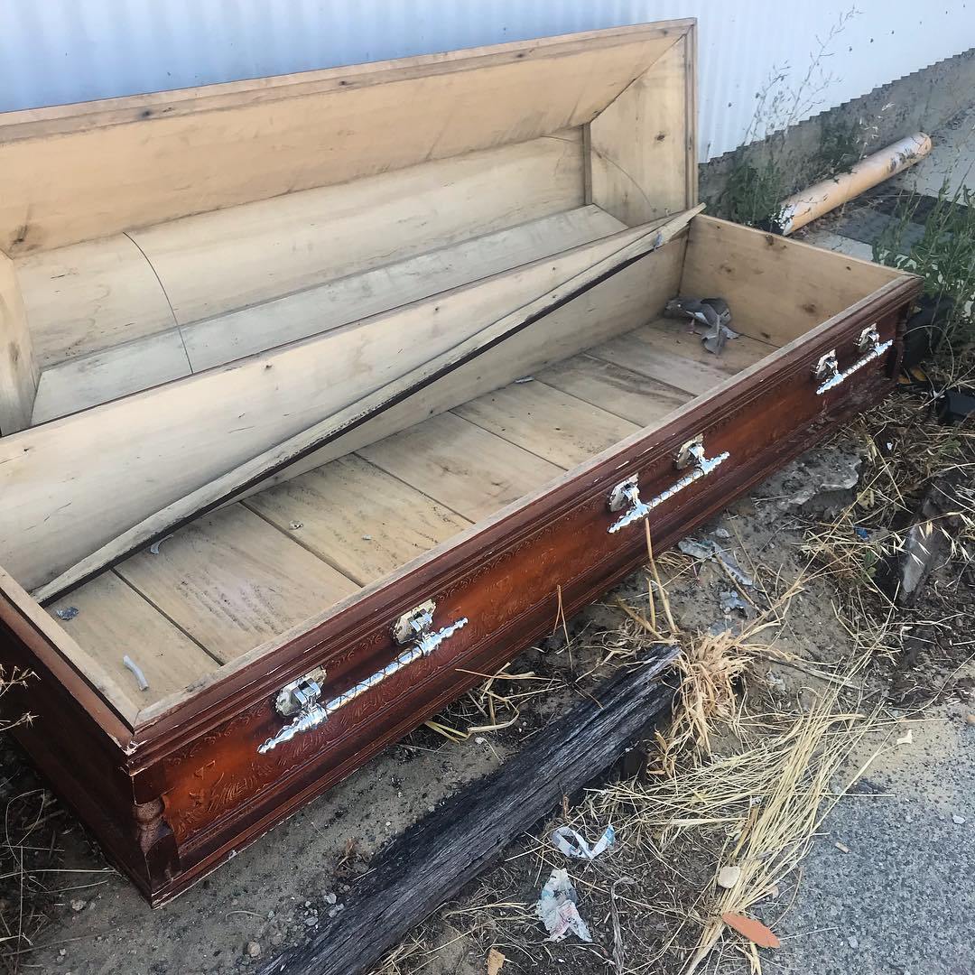 The man who built it doesn’t use it, the man who bought it doesn’t need it, and the man who uses it doesn’t know it. What is it?

Answer: A coffin.