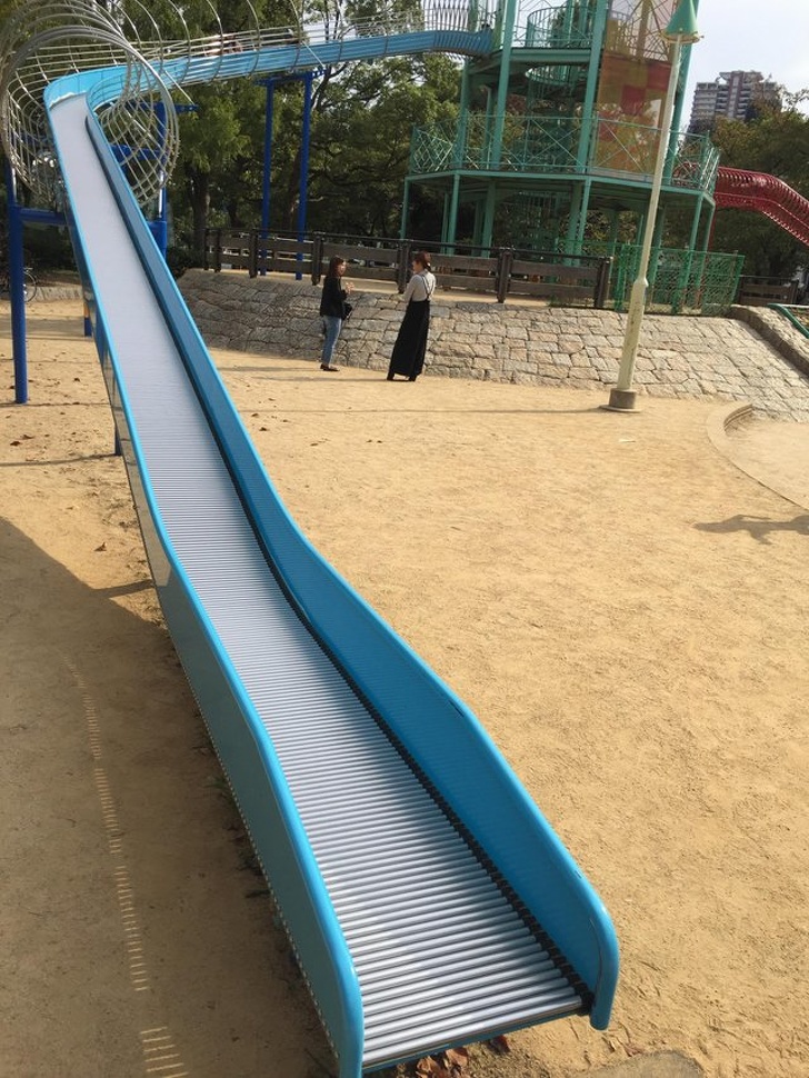 This kids’ slide with rollers near Osaka Castle