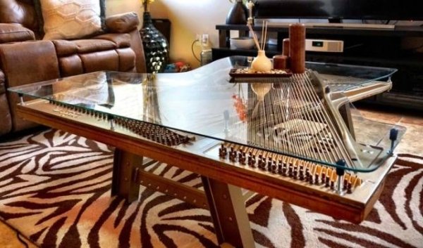 piano table