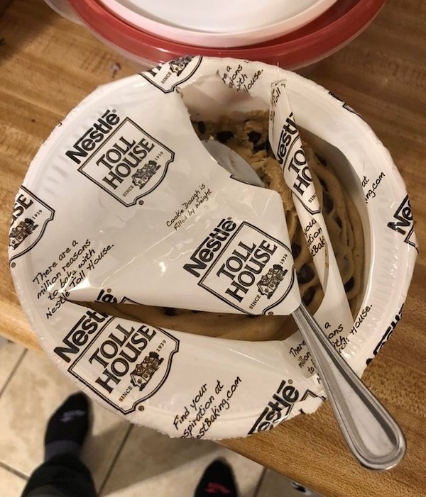 “My girlfriend opens every container like this. What a monster!”
