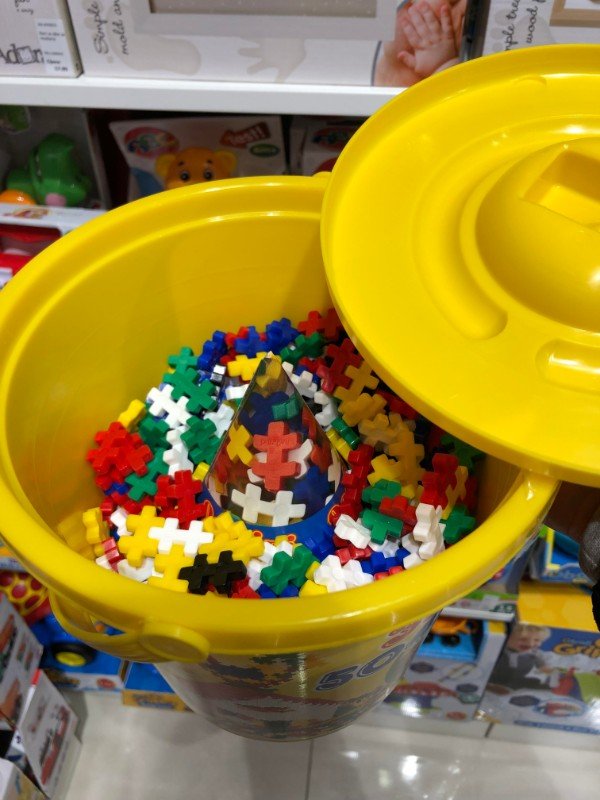 “To make this bucket of constructor set look full, they put a paper cone inside with some constructor pieces printed on it to make it less noticeable.”