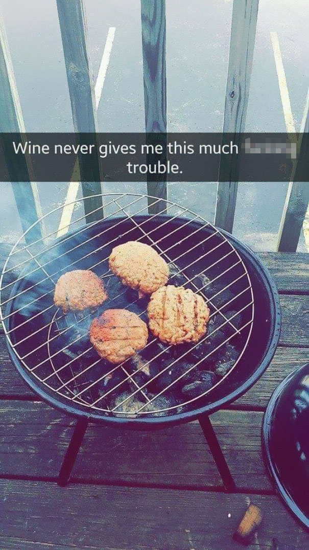 Woman fails at trying to grill burgers