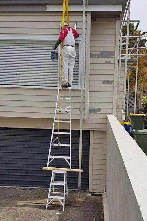 extension ladder fails