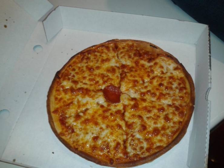 That’s not sauce in the middle... It’s a single pepperoni.