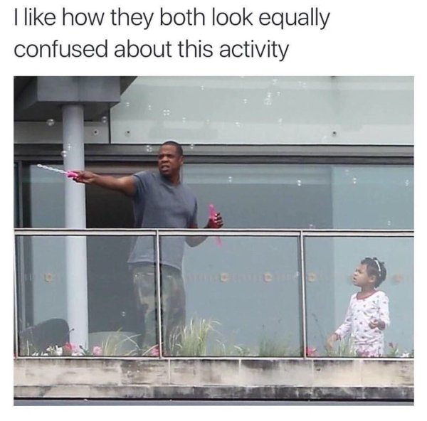 jay z and daughter bubbles - I how they both look equally confused about this activity