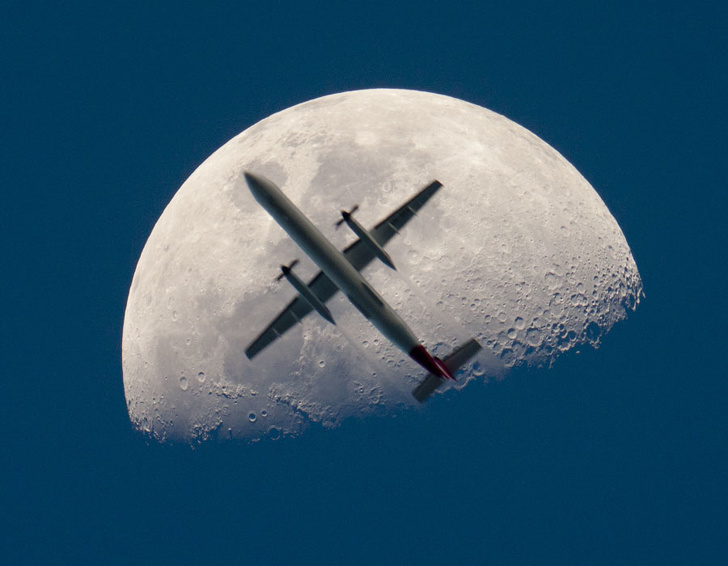 airplane moon