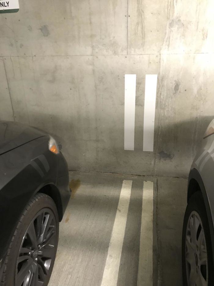 parking lines on wall - Nly