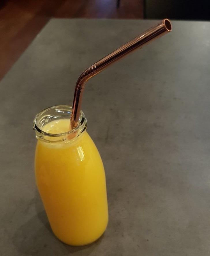 Some straws in Berlin are made from metal.