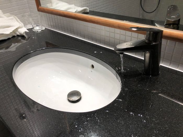 30 horrible hotel fails that people have come across.