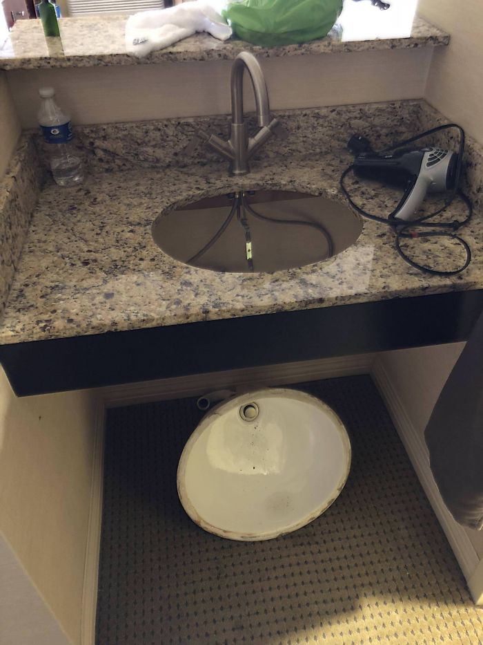 30 horrible hotel fails that people have come across.