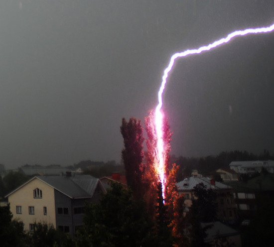crazy lightning strikes