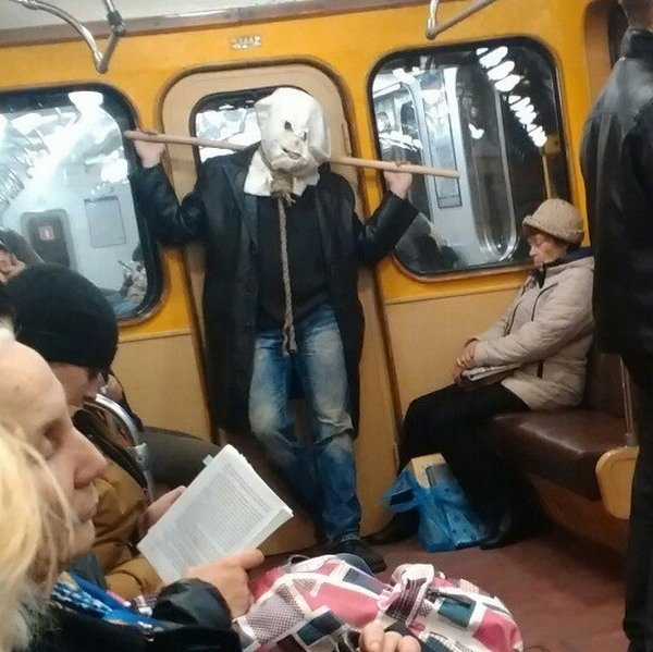 30 Strange things spotted on the subway.