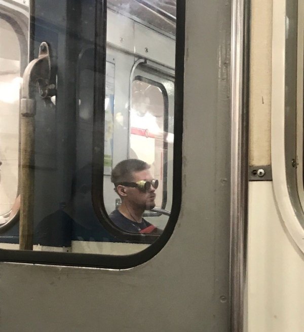 30 Strange things spotted on the subway.