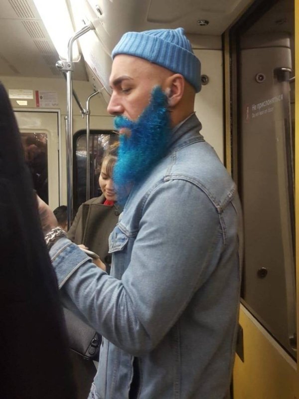 30 Strange things spotted on the subway.