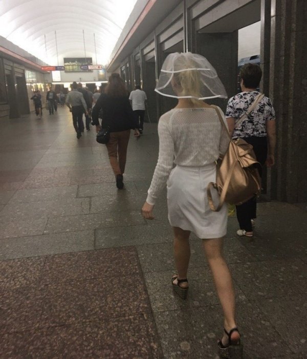 30 Strange things spotted on the subway.