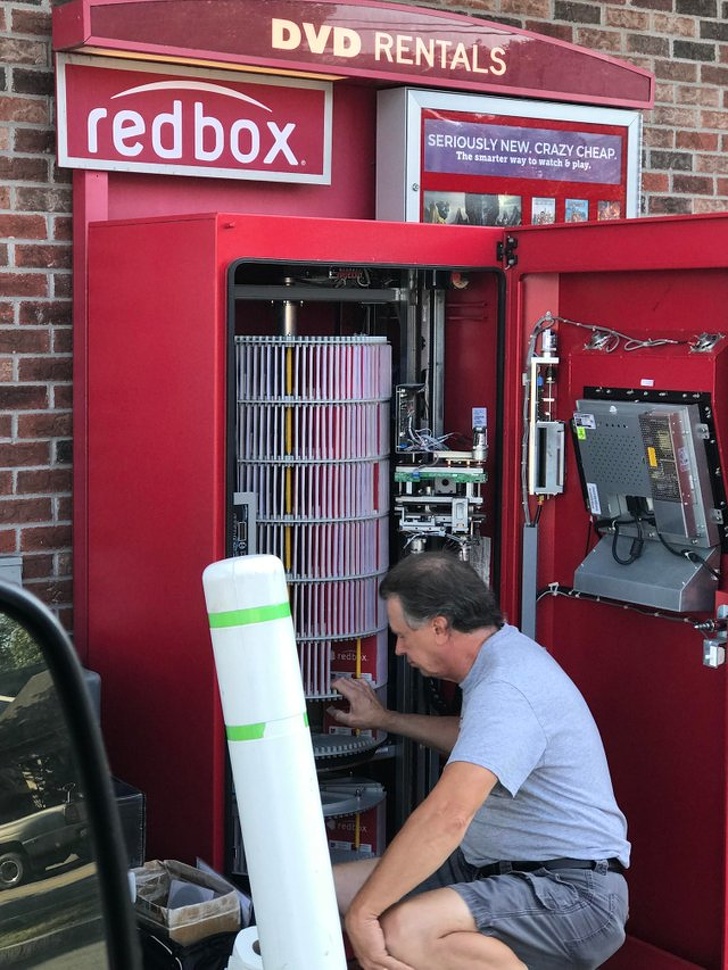 inside look inside of a redbox machine - Dvd Rentals redbox Seriously New.Crazy Cheap. The smarter way to watch b play. Hha redox