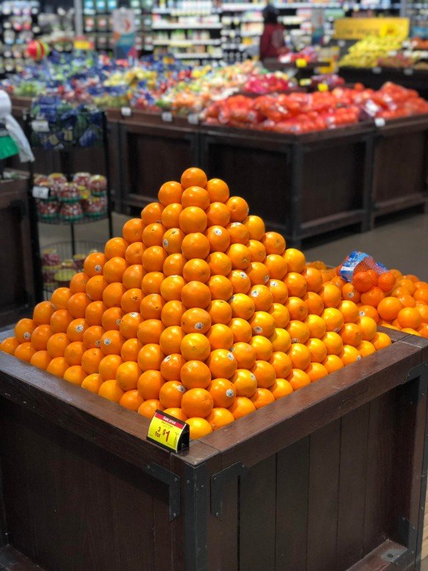 satisfying pic oranges display