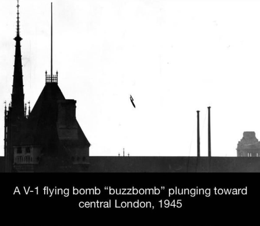 v 1 london - A V1 flying bomb "buzzbomb" plunging toward central London, 1945