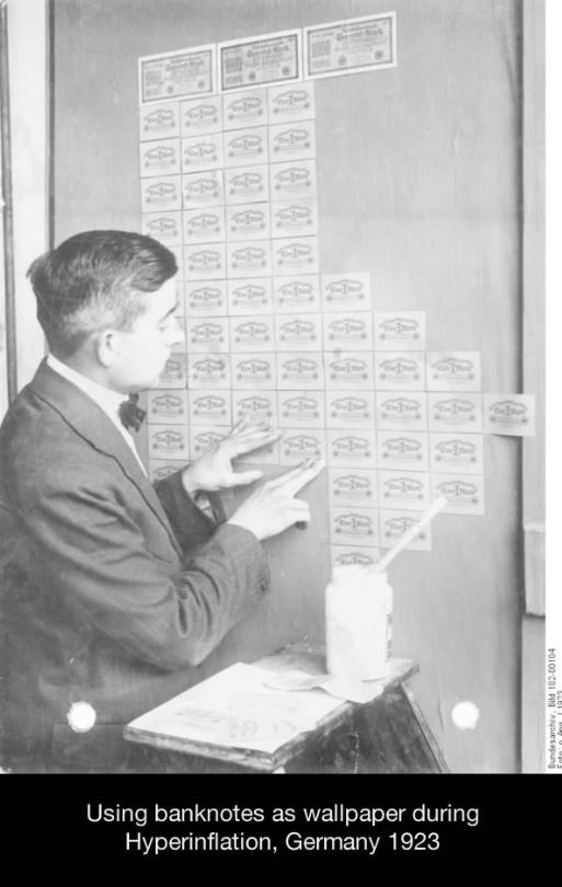 german hyperinflation - 19 Gigli Gig Gg Ggg Bundesarchiv Bild 10200104 Using banknotes as wallpaper during, Hyperinflation, Germany 1923