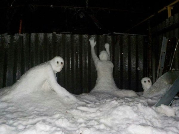 nope out cursed snowmen