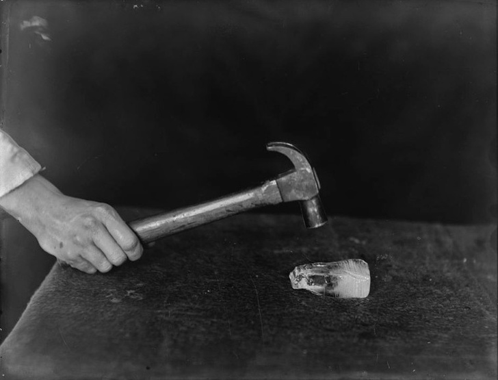 Checking to see if ice would turn into gas when struck, 1901.