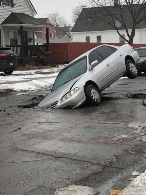 potholes in michigan