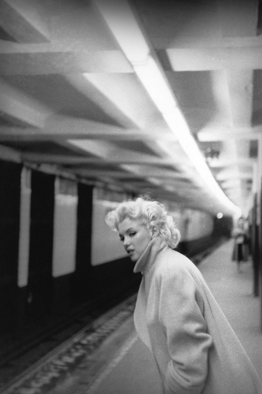 Marilyn Monroe takes the subway, 1955.