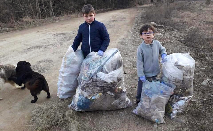 Kids clean up the streets.