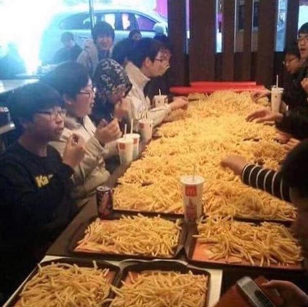 wtf pics - japan mcdonalds french fries