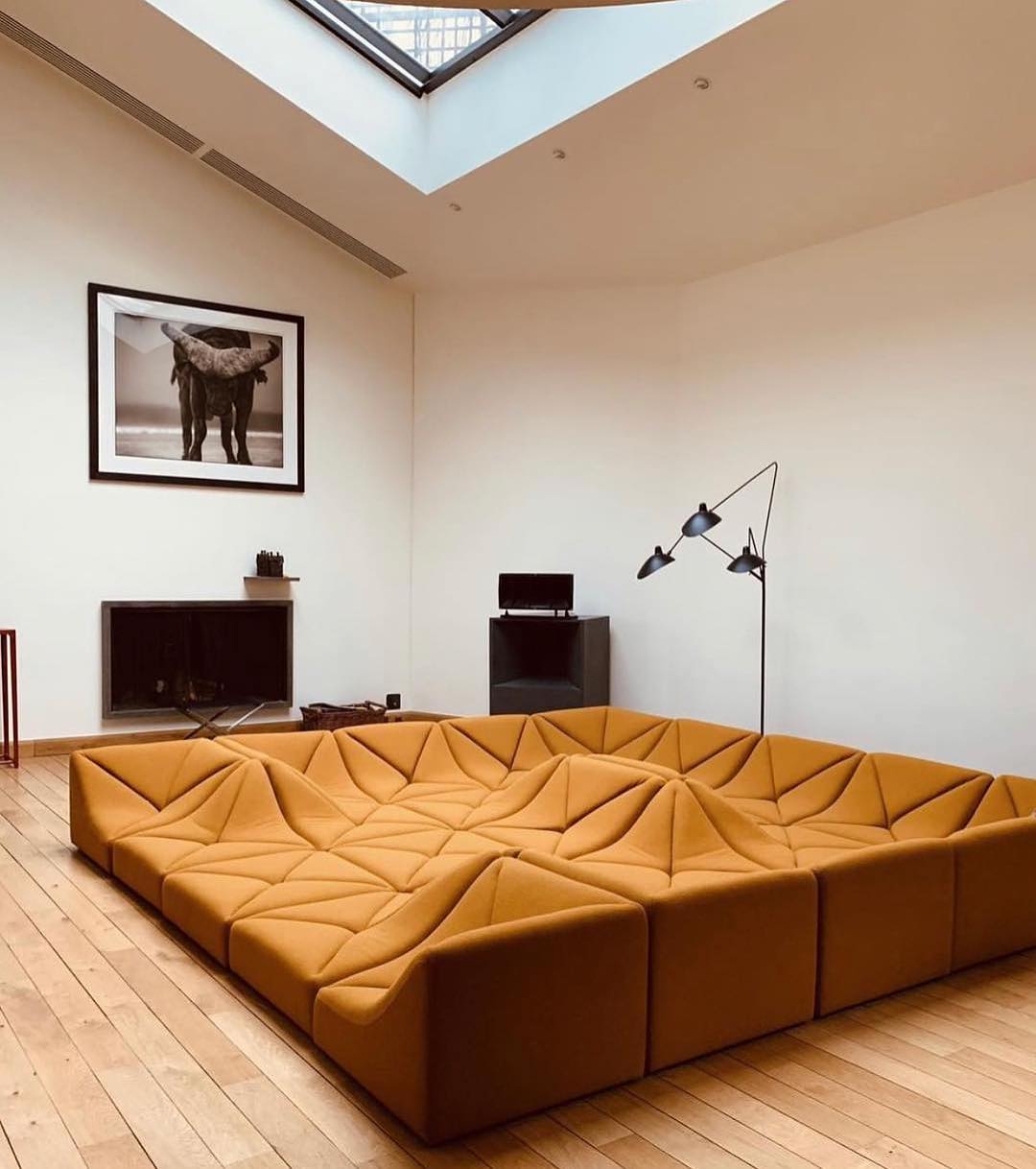 A dune sofa.