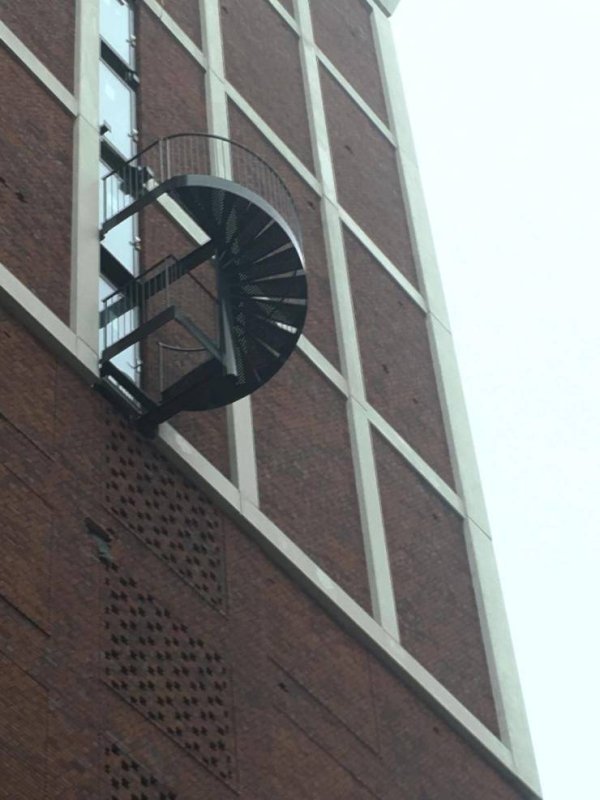 32 Construction mishaps that actually happened.