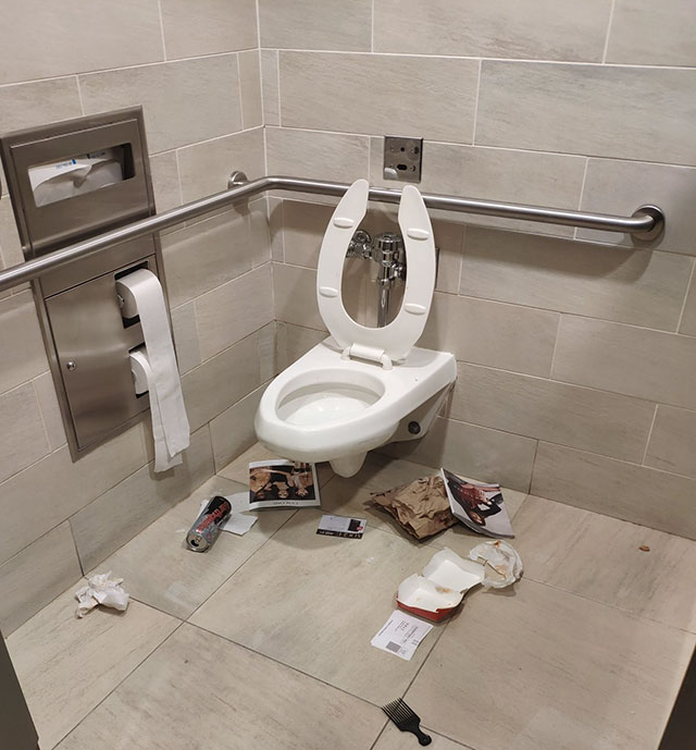 Trashy People - bathroom