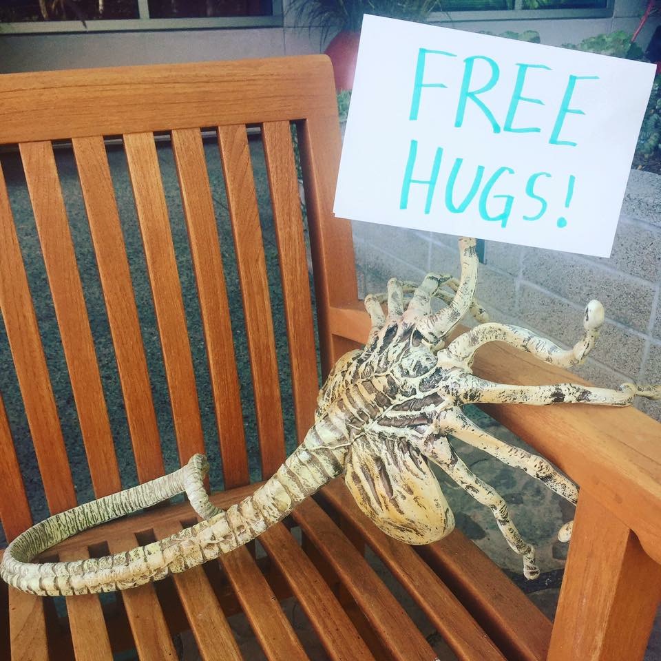 Free Hugs Campaign - Free Hugs! Ren