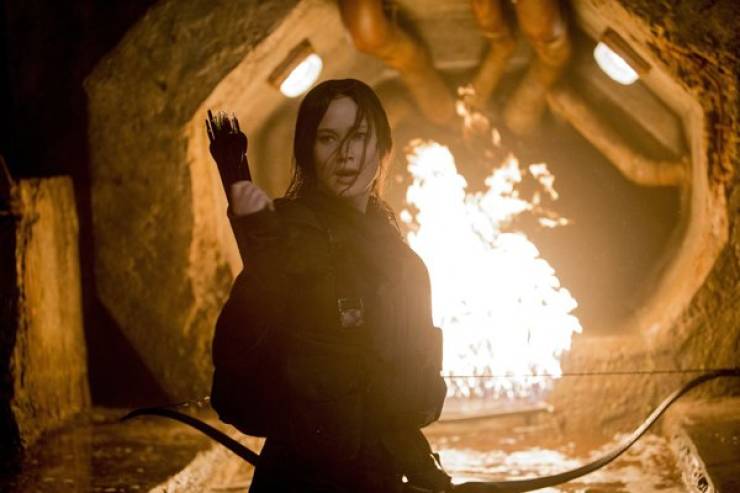 Jennifer Lawrence – The Hunger Games: Mockingjay. She nearly suffocated during the tunnel scene when a smoke machine broke down.