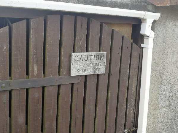 gate - Caution This Sion Mas Sharp Edges