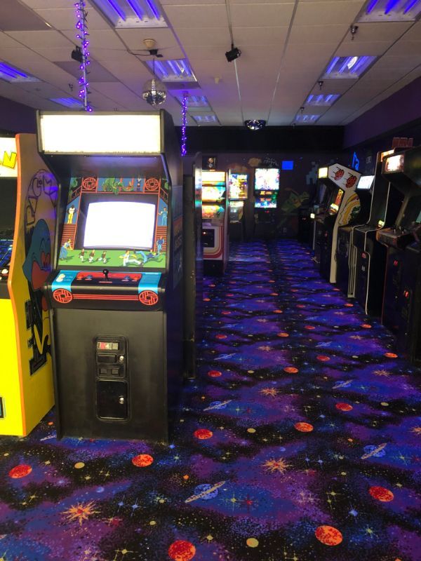 80s mall arcade
