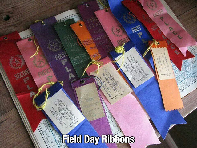 book - Leo Ya . de 2 Field Day Ribbons 2 Sot D esh Fourt