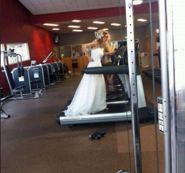 wtf pics - wedding dress treadmill
