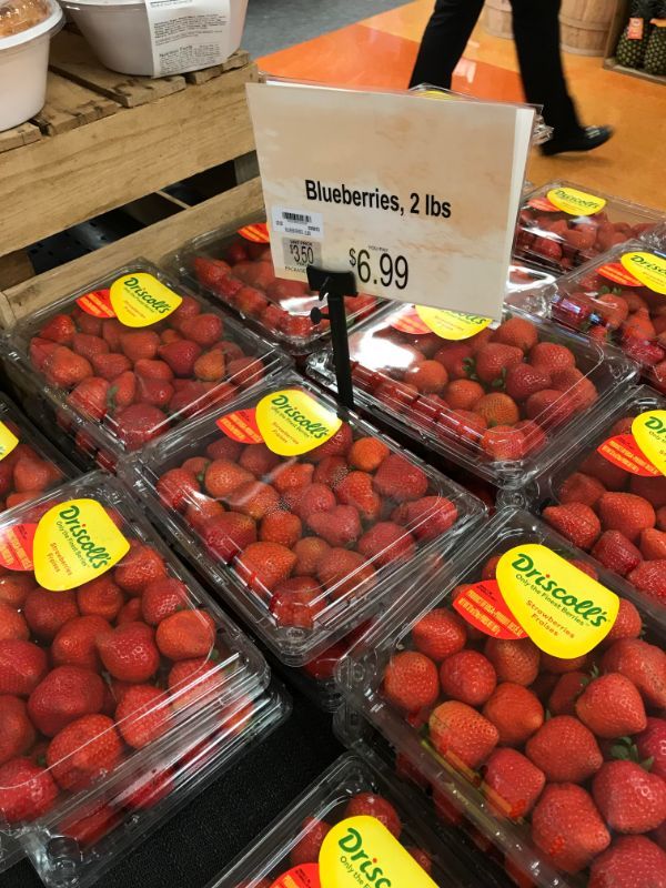 natural foods - Blueberries, 2 lbs 1350 $6.99 Driscold Driscolls Di Driscolls Driscoles Drisc
